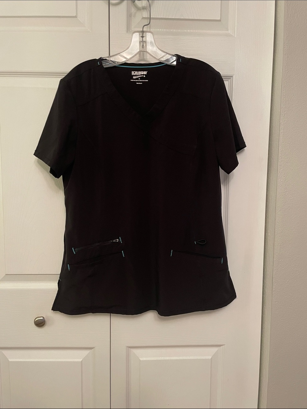SCRUBSTAR Performance Black Scrub Top Medium Lightly Used